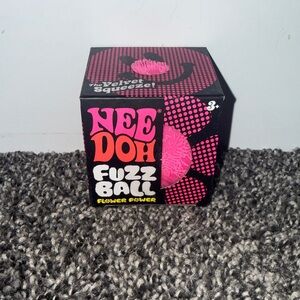 Fuzz Ball Flower Power Stress Toy - Pink